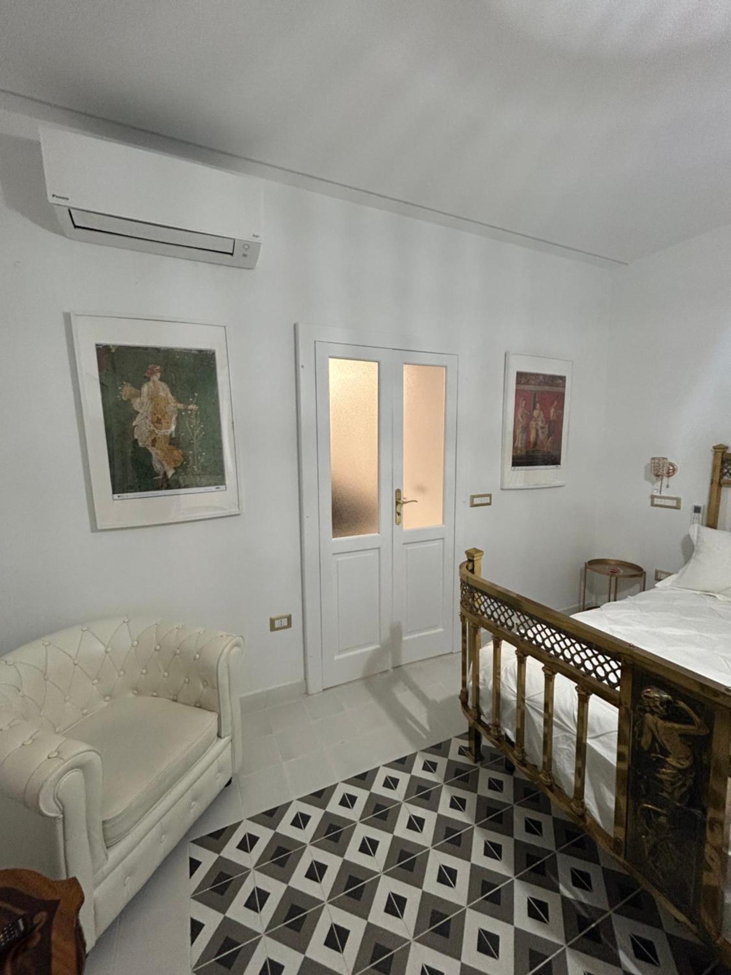 Casa Mariarosaria Apartment Napoli Bagian luar foto